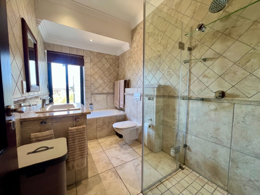 5 Bedroom Property for Sale in Oubaai Western Cape